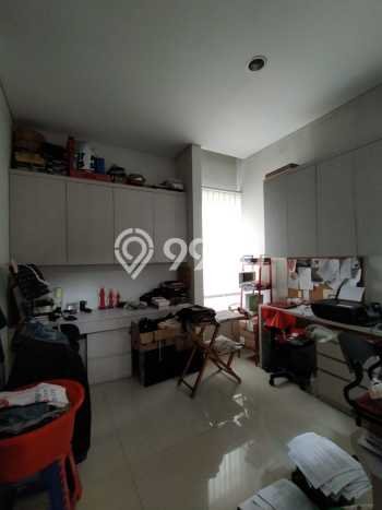 Rumah Luxury Modern Tanpa Renovasi di Kota Baru Parahyangan Bandung Rumah Luxury Modern Tanpa Renovasi di Kota Baru Parahyangan Bandung