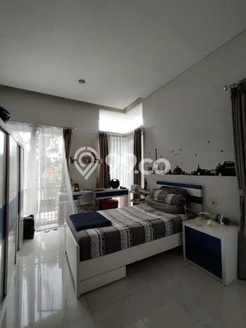 Rumah Luxury Modern Tanpa Renovasi di Kota Baru Parahyangan Bandung Rumah Luxury Modern Tanpa Renovasi di Kota Baru Parahyangan Bandung