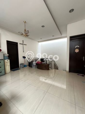 Dijual Rumah Luas Elegan Dengan View Eksklusif di Mekar Wangi, Bandung Dijual Rumah Luas Elegan Dengan View Eksklusif di Mekar Wangi, Bandung
