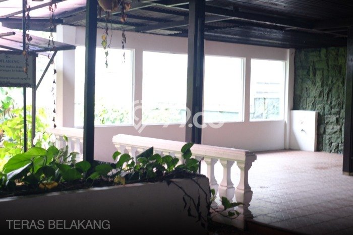 Ready to Use! Luxury House LT 683m2 Desain Modern di Setra Sari Ready to Use! Luxury House LT 683m2 Desain Modern di Setra Sari