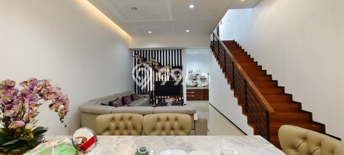 For Sale! Luxury House LT 200m2 Desain Modern di Singgasana For Sale! Luxury House LT 200m2 Desain Modern di Singgasana