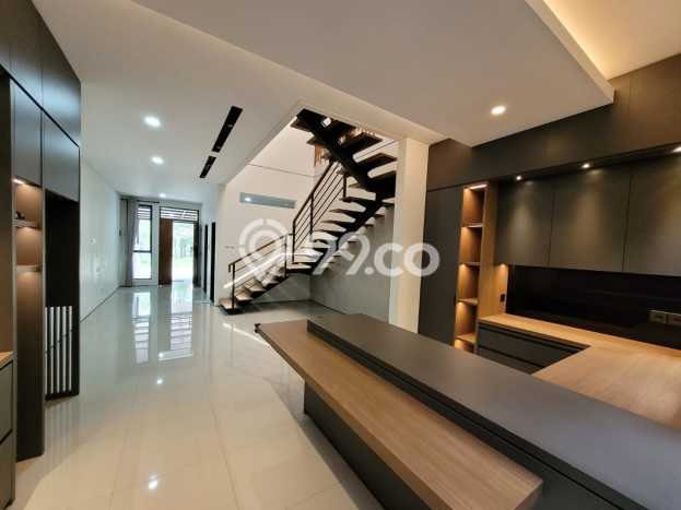 Hunian Elit LB 150m2 Siap Pakai Desain Elegan di Mekar Wangi, Bandung Hunian Elit LB 150m2 Siap Pakai Desain Elegan di Mekar Wangi, Bandung