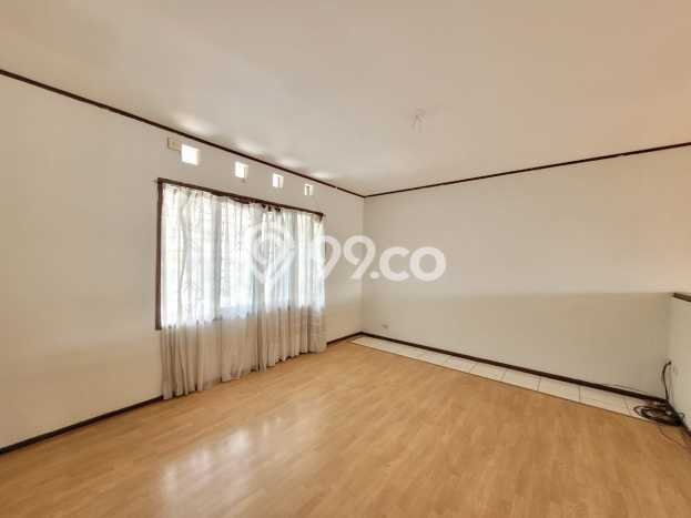 Jual Rumah Mewah Megah Dengan View Eksklusif di Setra Duta, Bandung Jual Rumah Mewah Megah Dengan View Eksklusif di Setra Duta, Bandung