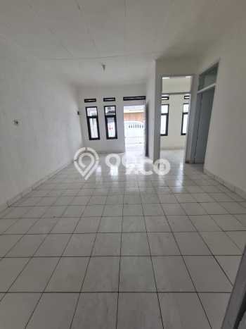 Rumah Minimalis 2 KT LT 145m2 di Taman Kopo Indah Rumah Minimalis 2 KT LT 145m2 di Taman Kopo Indah