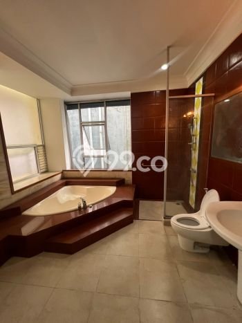 Rumah Elit LB 300m2 Siap Huni Desain Elegan di Singgasana, Bandung Rumah Elit LB 300m2 Siap Huni Desain Elegan di Singgasana, Bandung