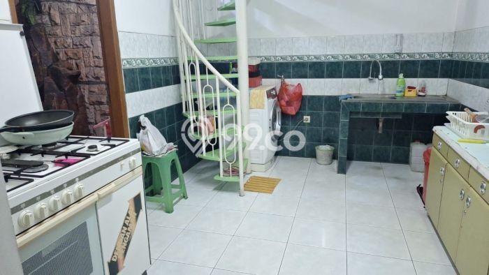 For Sale Hunian Rumah Terawat 3 Kamar di Taman Holis Indah, Bandung For Sale Hunian Rumah Terawat 3 Kamar di Taman Holis Indah, Bandung