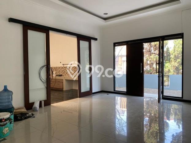 Rumah Elit LB 260m2 Siap Huni Desain Elegan di Singgasana, Bandung Rumah Elit LB 260m2 Siap Huni Desain Elegan di Singgasana, Bandung