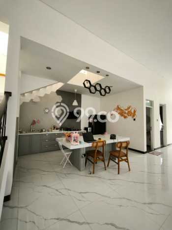 For Sale! Premium House LT 224m2 Desain Elegan di Taman Kopo Indah For Sale! Premium House LT 224m2 Desain Elegan di Taman Kopo Indah