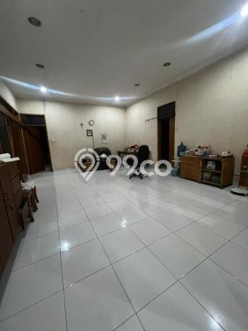 Rumah Elit LB 200m2 Siap Pakai Desain Elegan di Singgasana, Bandung Rumah Elit LB 200m2 Siap Pakai Desain Elegan di Singgasana, Bandung