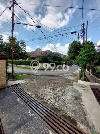 Rumah Elit LB 450m2 Siap Pakai Desain Elegan di Geger Kalong, Bandung Rumah Elit LB 450m2 Siap Pakai Desain Elegan di Geger Kalong, Bandung