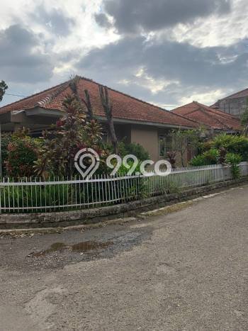 Rumah Luxury Modern Tanpa Renovasi di Buah Batu Bandung Rumah Luxury Modern Tanpa Renovasi di Buah Batu Bandung