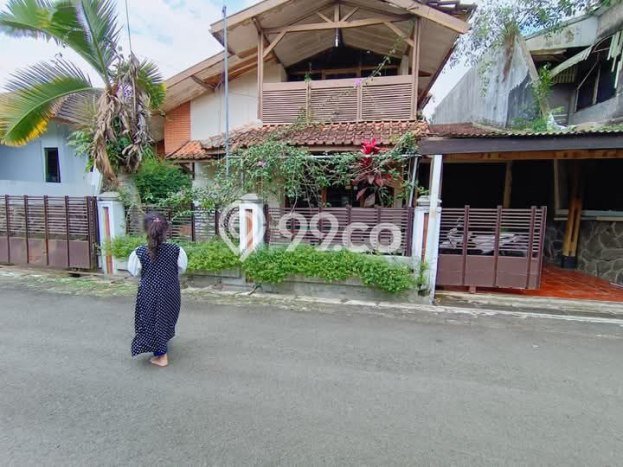 Rumah Mewah LB 166m2 Siap Pakai Desain Elegan di Cikutra, Bandung Rumah Mewah LB 166m2 Siap Pakai Desain Elegan di Cikutra, Bandung