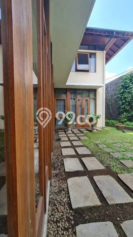 Rumah Elit Modern Tanpa Renovasi di Dago Bandung Rumah Elit Modern Tanpa Renovasi di Dago Bandung