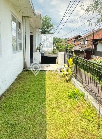 Rumah Elit LB 220m2 Siap Pakai Desain Elegan di Cigadung, Bandung Rumah Elit LB 220m2 Siap Pakai Desain Elegan di Cigadung, Bandung