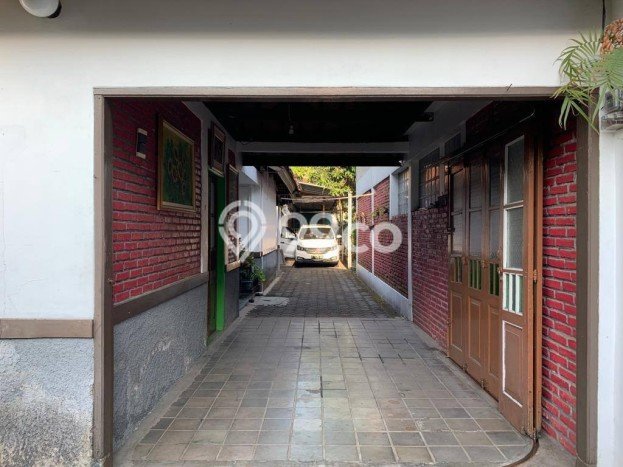 Siap Huni Rumah Mewah 5 Kamar di Antapani Dekat ke Mana Pun Siap Huni Rumah Mewah 5 Kamar di Antapani Dekat ke Mana Pun