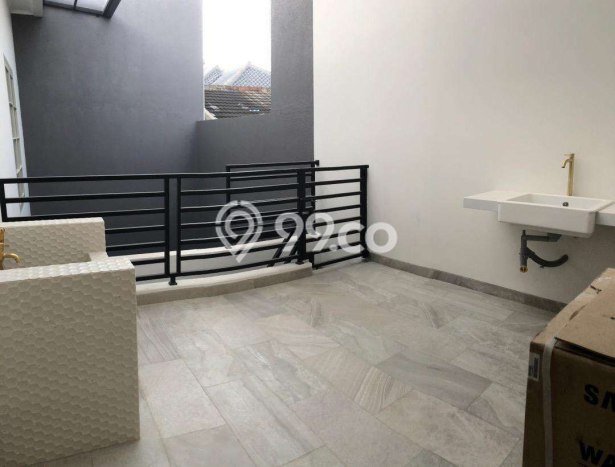Ready to Use! Premium House LT 207m2 Desain Modern di Turangga Ready to Use! Premium House LT 207m2 Desain Modern di Turangga