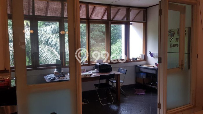Hunian Elit LB 450m2 Siap Pakai Desain Elegan di ciumbuleuit, Bandung Hunian Elit LB 450m2 Siap Pakai Desain Elegan di ciumbuleuit, Bandung