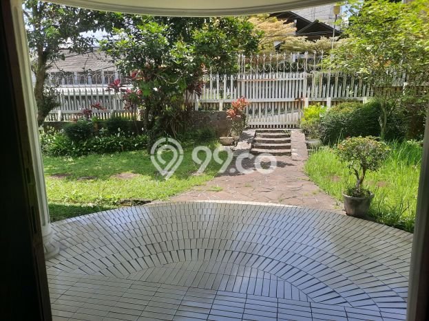 Rumah Luxury Modern Tanpa Renovasi di Surya Sumantri Bandung Rumah Luxury Modern Tanpa Renovasi di Surya Sumantri Bandung