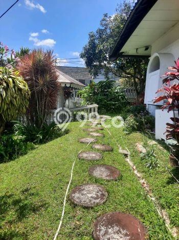 Rumah Luxury Modern Tanpa Renovasi di Surya Sumantri Bandung Rumah Luxury Modern Tanpa Renovasi di Surya Sumantri Bandung