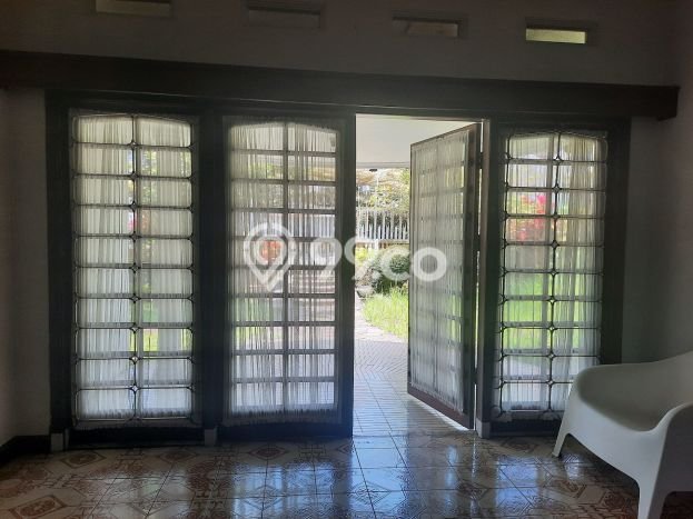 Rumah Luxury Modern Tanpa Renovasi di Surya Sumantri Bandung Rumah Luxury Modern Tanpa Renovasi di Surya Sumantri Bandung