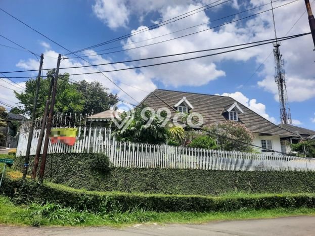 Rumah Luxury Modern Tanpa Renovasi di Surya Sumantri Bandung Rumah Luxury Modern Tanpa Renovasi di Surya Sumantri Bandung