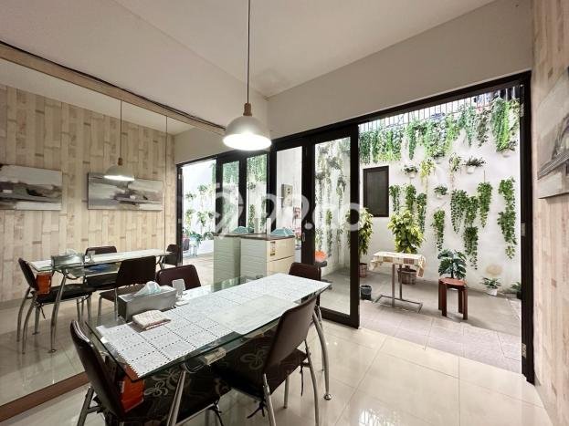 Rumah Mewah LB 250m2 Siap Pakai Desain Elegan di Pasteur, Bandung Rumah Mewah LB 250m2 Siap Pakai Desain Elegan di Pasteur, Bandung