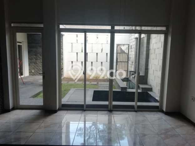 Rumah Elit Modern Siap Huni di Kota Baru Parahyangan Bandung Rumah Elit Modern Siap Huni di Kota Baru Parahyangan Bandung