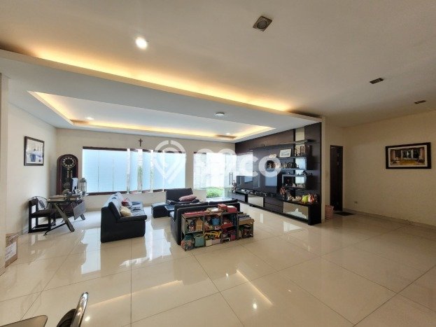 Jual Cepat Hunian Mewah Klasik di Bandung Jual Cepat Hunian Mewah Klasik di Bandung