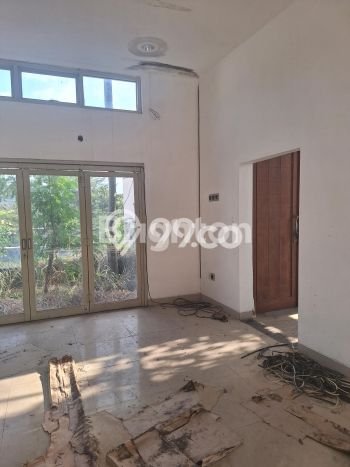 Dijual Cepat Rumah Bagus Siap Huni LB 300m2 di Laweyan, Solo Dijual Cepat Rumah Bagus Siap Huni LB 300m2 di Laweyan, Solo