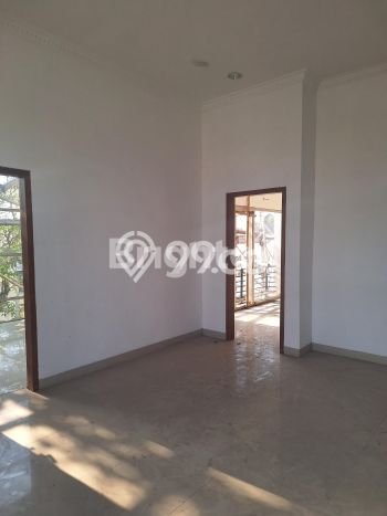 Dijual Cepat Rumah Bagus Siap Huni LB 300m2 di Laweyan, Solo Dijual Cepat Rumah Bagus Siap Huni LB 300m2 di Laweyan, Solo