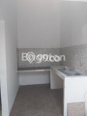 Dijual Rumah 4 Kamar Lokasi Ideal Nyaman dan Strategis di Banyuanyar Dijual Rumah 4 Kamar Lokasi Ideal Nyaman dan Strategis di Banyuanyar
