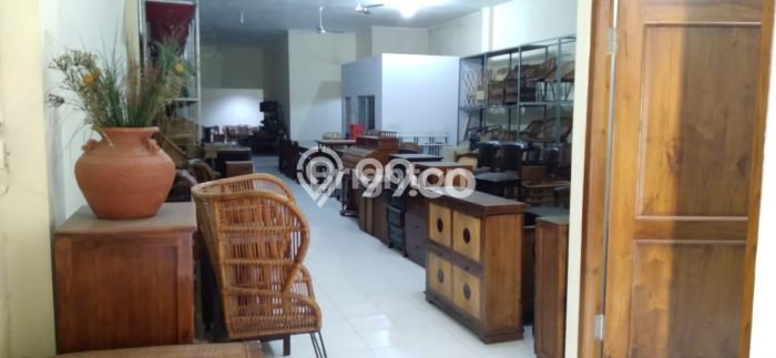 Gudang Disewa di Sukoharjo dengan LB 3300m2 Area Komersial Ramai Gudang Disewa di Sukoharjo dengan LB 3300m2 Area Komersial Ramai