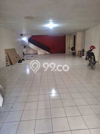 Area Strategis! Disewakan Ruko Lokasi Kratonan, Solo Cocok untuk Bisnis Area Strategis! Disewakan Ruko Lokasi Kratonan, Solo Cocok untuk Bisnis