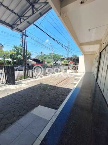 Ruko disewakan lokasi strategis Solo Baru Solo 200m2 Ruko disewakan lokasi strategis Solo Baru Solo 200m2