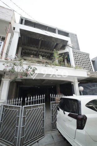 Rumah Kost untuk Dijual di Kelapa Gading dengan 13 KT, 12 KM, Luas 285m2 Rumah Kost untuk Dijual di Kelapa Gading dengan 13 KT, 12 KM, Luas 285m2