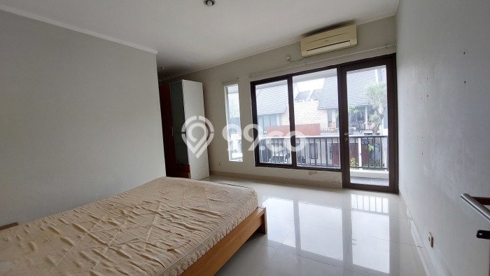 Rumah Elit Modern Siap Huni di Rawamangun Jakarta Timur Rumah Elit Modern Siap Huni di Rawamangun Jakarta Timur