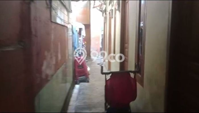 Kost Dijual Lokasi Senen, Jakarta Pusat, 24 KT, 24 KM, 200m2 Kost Dijual Lokasi Senen, Jakarta Pusat, 24 KT, 24 KM, 200m2