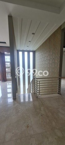 Rumah Luxury Modern Tanpa Renovasi di Pulomas Jakarta Timur Rumah Luxury Modern Tanpa Renovasi di Pulomas Jakarta Timur