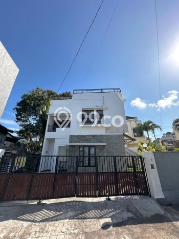 Vila Kawasan , Ukuran 256m2m², Kawasan Tenang untuk tempat tinggal Vila Kawasan , Ukuran 256m2m², Kawasan Tenang untuk tempat tinggal