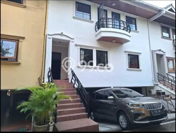 Rumah Mewah LB 320m2 Siap Pakai Desain Elegan di Kemang, Jakarta Selatan Rumah Mewah LB 320m2 Siap Pakai Desain Elegan di Kemang, Jakarta Selatan