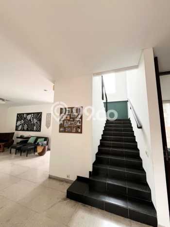 Rumah Elit LB 380m2 Siap Pakai Desain Elegan di Lebak Bulus, Jakarta Selatan Rumah Elit LB 380m2 Siap Pakai Desain Elegan di Lebak Bulus, Jakarta Selatan