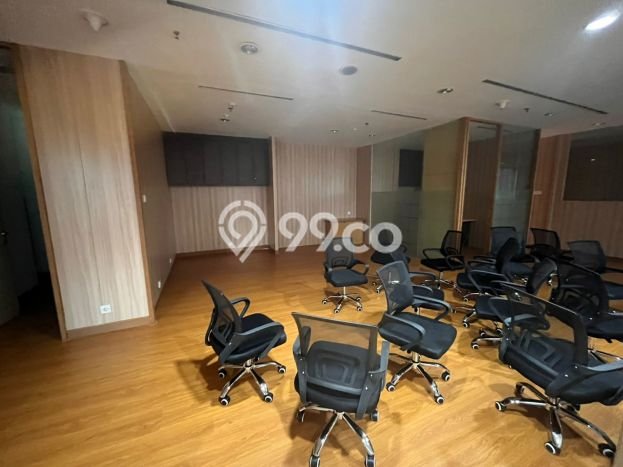 Unit Kantor disewakan di Kebayoran Baru Jakarta Selatan dengan LT 300m2 / LB 300m2 Unit Kantor disewakan di Kebayoran Baru Jakarta Selatan dengan LT 300m2 / LB 300m2