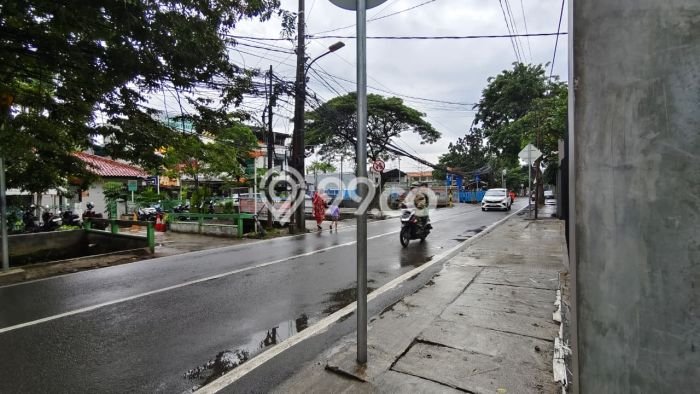 Ruko Dijual di Jakarta Barat LT 200m2 & LB 350m2 Lokasi Terbaik! Ruko Dijual di Jakarta Barat LT 200m2 & LB 350m2 Lokasi Terbaik!