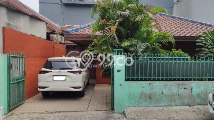 Siap Huni Hunian Elit 6 Kamar di Menteng Dekat ke Mana Saja Siap Huni Hunian Elit 6 Kamar di Menteng Dekat ke Mana Saja