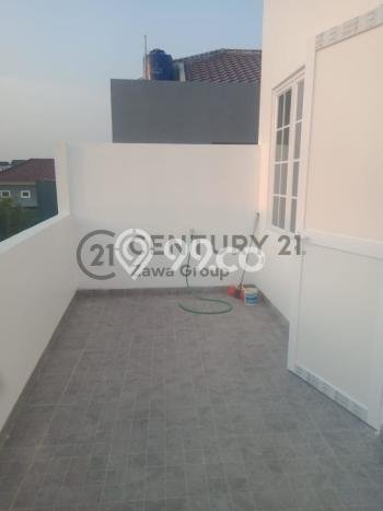 Rumah Modern 3 KT di Meruya Jakarta Barat Semi Furnished Rumah Modern 3 KT di Meruya Jakarta Barat Semi Furnished