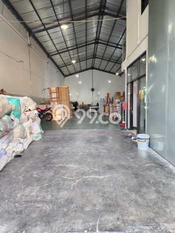 Lokasi Strategis! Dijual Gudang Bisnis di Gedangan, Sidoarjo Kondisi Baik Lokasi Strategis! Dijual Gudang Bisnis di Gedangan, Sidoarjo Kondisi Baik
