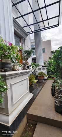 Jual Rumah Luas Elegan Dengan View Eksklusif di Daan Mogot, Jakarta Barat Jual Rumah Luas Elegan Dengan View Eksklusif di Daan Mogot, Jakarta Barat