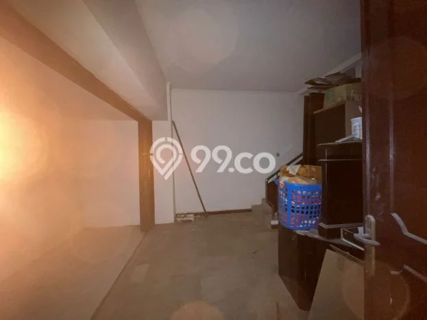 LOKASI BISNIS! Ruko Disewakan di Hayam Wuruk, Luas 144m², Akses Strategis LOKASI BISNIS! Ruko Disewakan di Hayam Wuruk, Luas 144m², Akses Strategis
