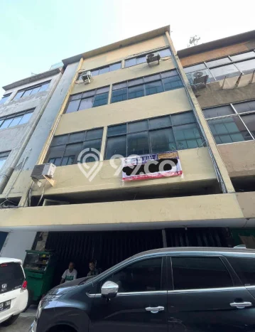 LOKASI BISNIS! Ruko Disewakan di Hayam Wuruk, Luas 144m², Akses Strategis LOKASI BISNIS! Ruko Disewakan di Hayam Wuruk, Luas 144m², Akses Strategis