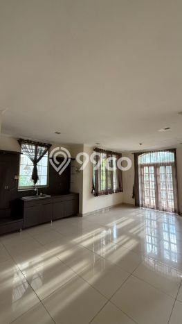 Disewakan! Rumah 4 Kamar Tidur &
3 Kamar Mandi di Pantai Indah Kapuk, Jakarta Utara Disewakan! Rumah 4 Kamar Tidur &
3 Kamar Mandi di Pantai Indah Kapuk, Jakarta Utara